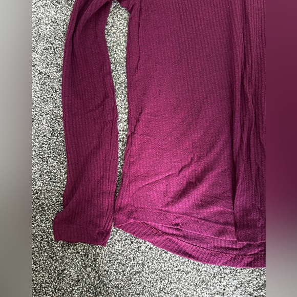 Old Navy Maroon Sweater Size M - Picture 4 of 5